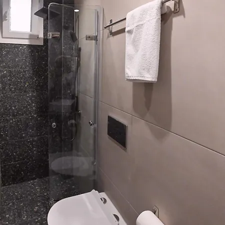 Aria Blu بلاتامونيس